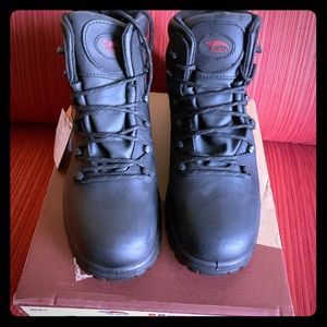 Men’s avenger boots size 12 new with box